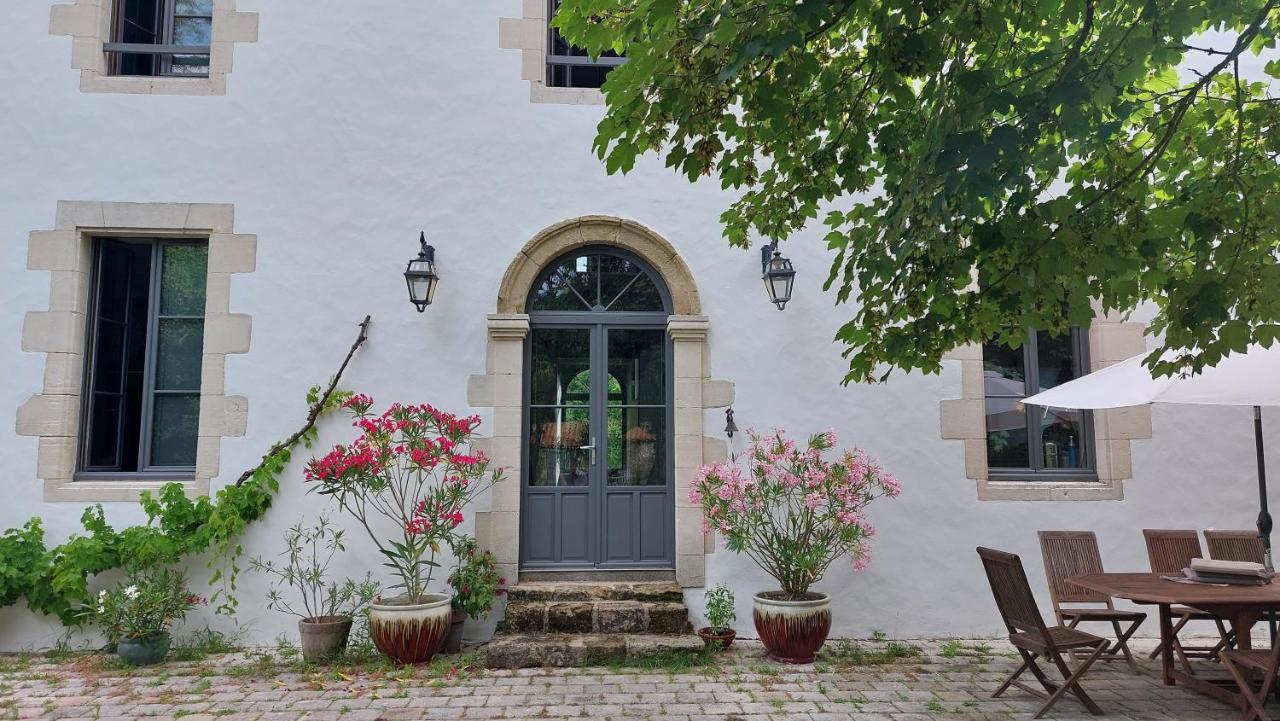 Au Logis De La Mongie Bed & Breakfast Soullans Exterior foto